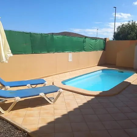 別荘 Aloe Vera With Pool And 3 Bedrooms